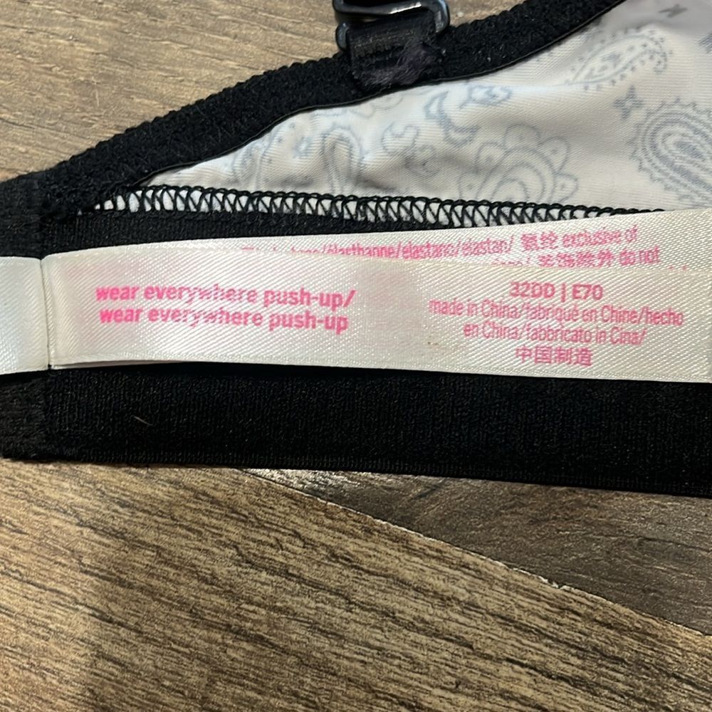 PINK wear everywhere push up bra size 32DD - Picture 4 of 4